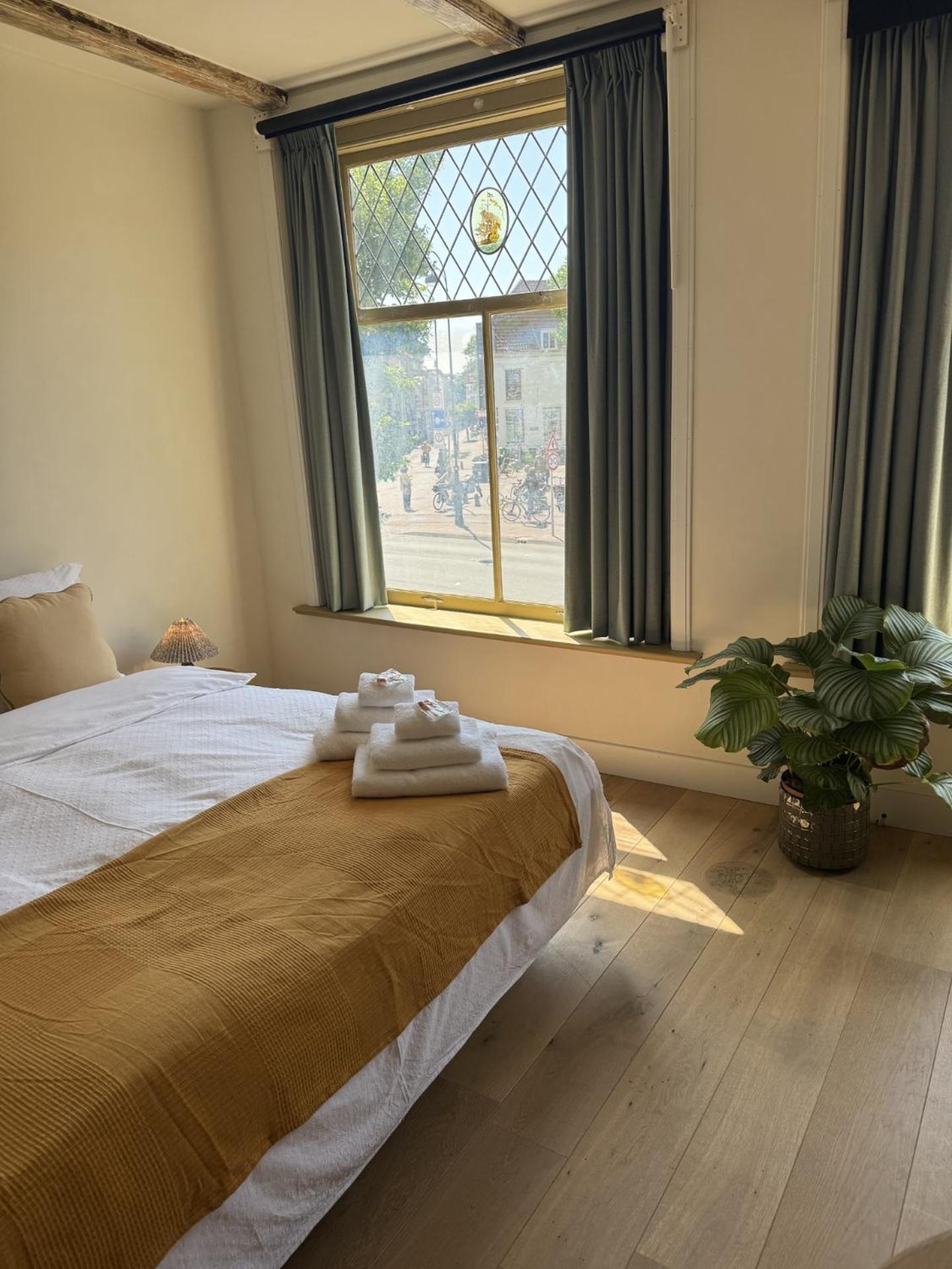 The Hazel House Bed & Breakfast Haarlem Bagian luar foto